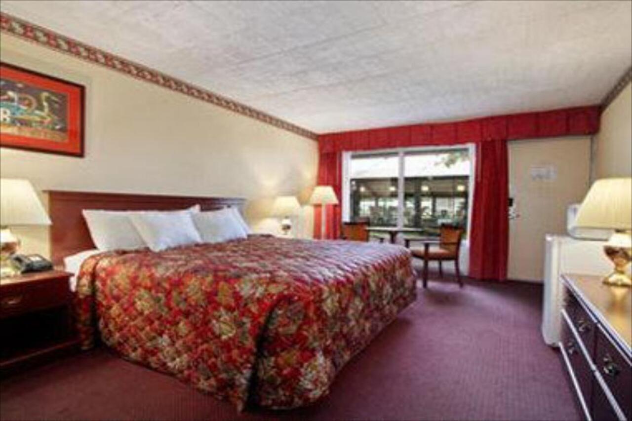 Days Inn East Stroudsburg Extérieur photo